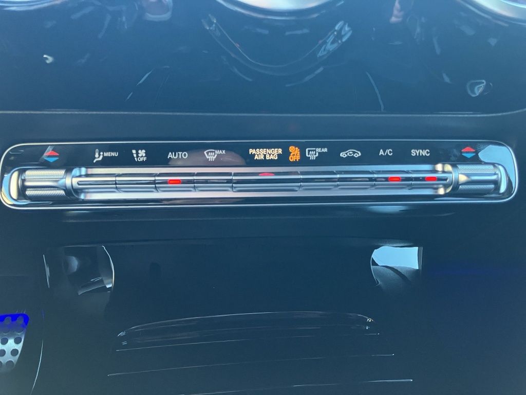 Fahrzeugabbildung Mercedes-Benz A 200 AMG*NIGHT*DISTR*19ZOLL*KAM*MULTIB*NAVI