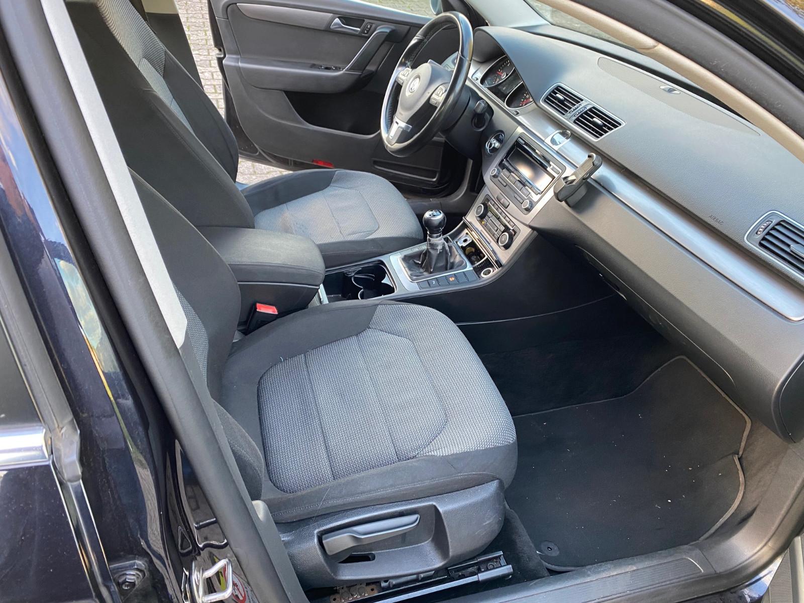 Volkswagen Passat 2011 — photo 10