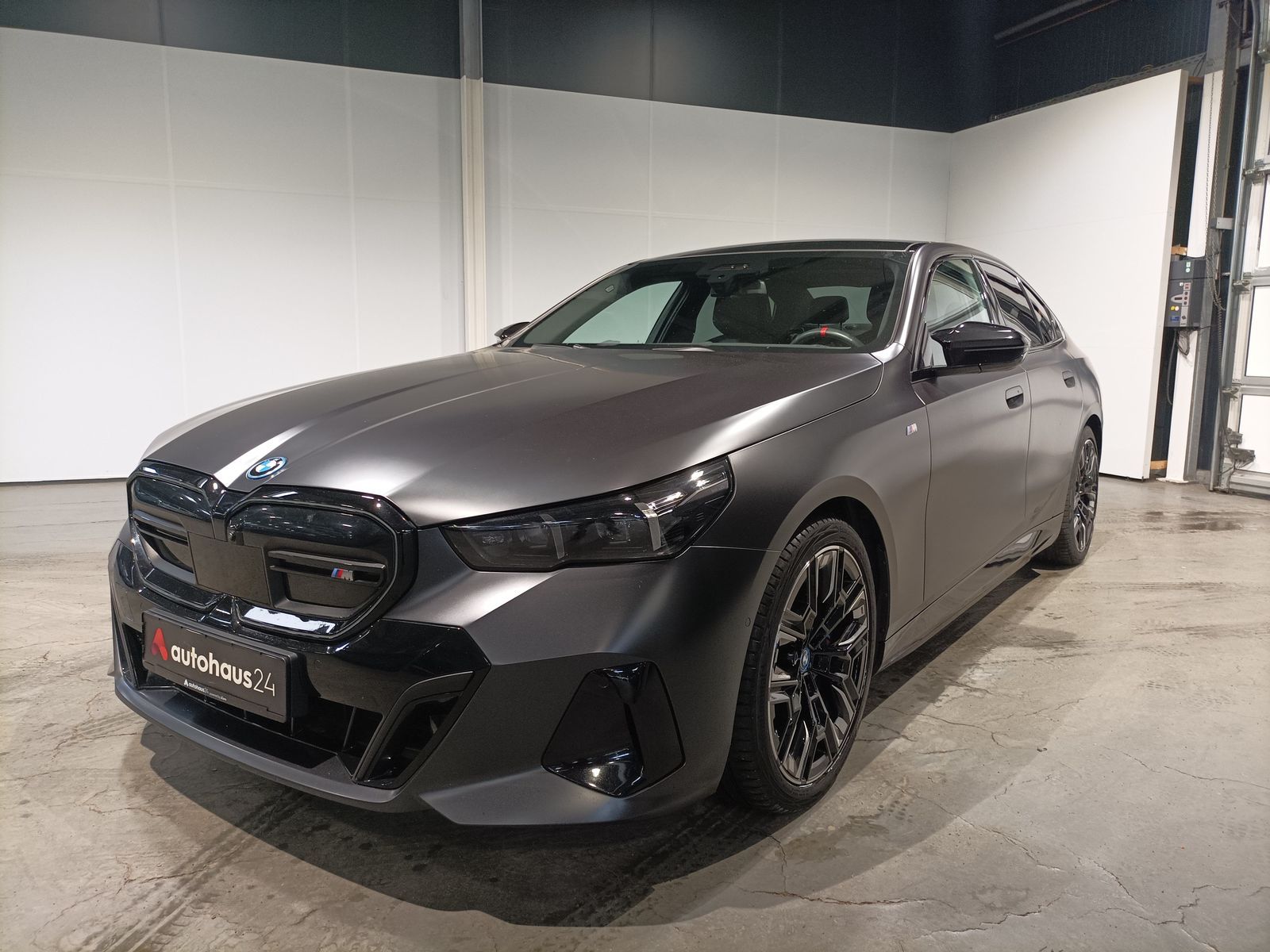 BMW i5 Lim. M60 xDrive LED|360|Pano|AHK|B&W imagem 3