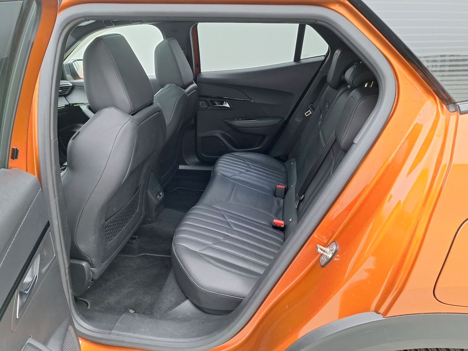 Fahrzeugabbildung Peugeot 2008 GT-LINE LED/LEDER/SHZ/PANO/CAM/NAVI