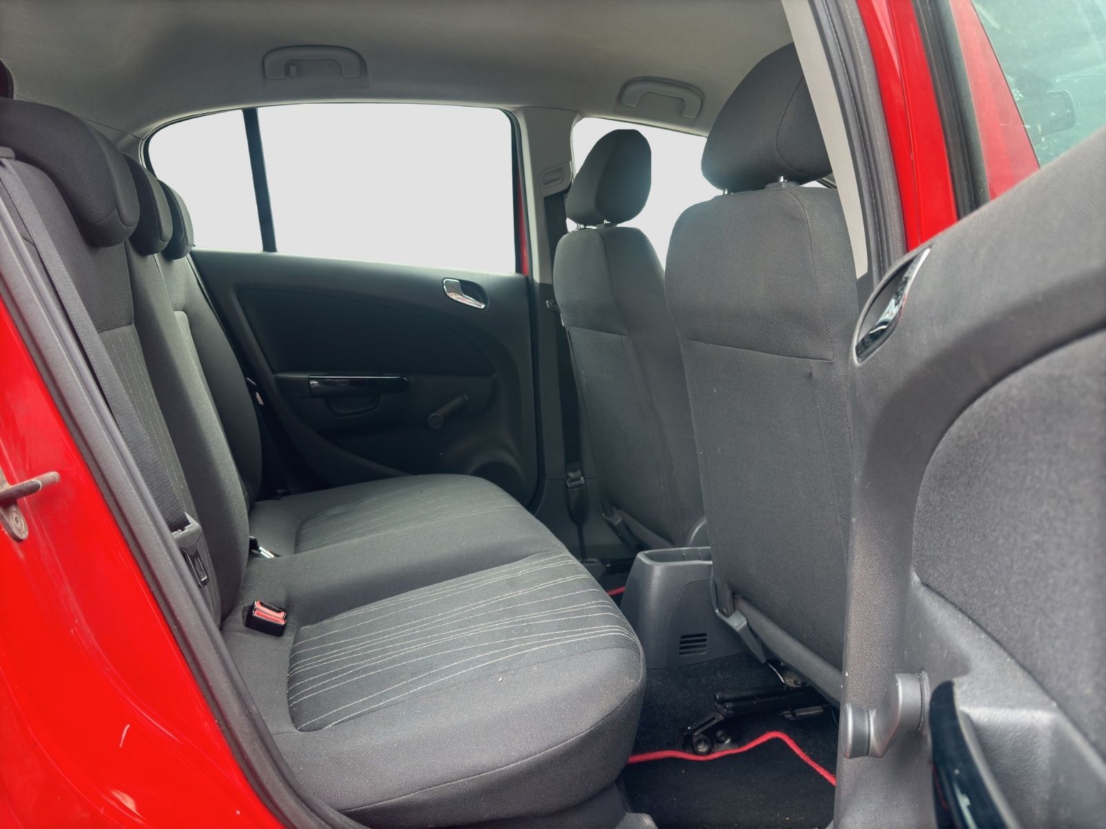 Fahrzeugabbildung Opel Corsa D Edition/Servo/TÜV:10.2026/Fahrradträger/