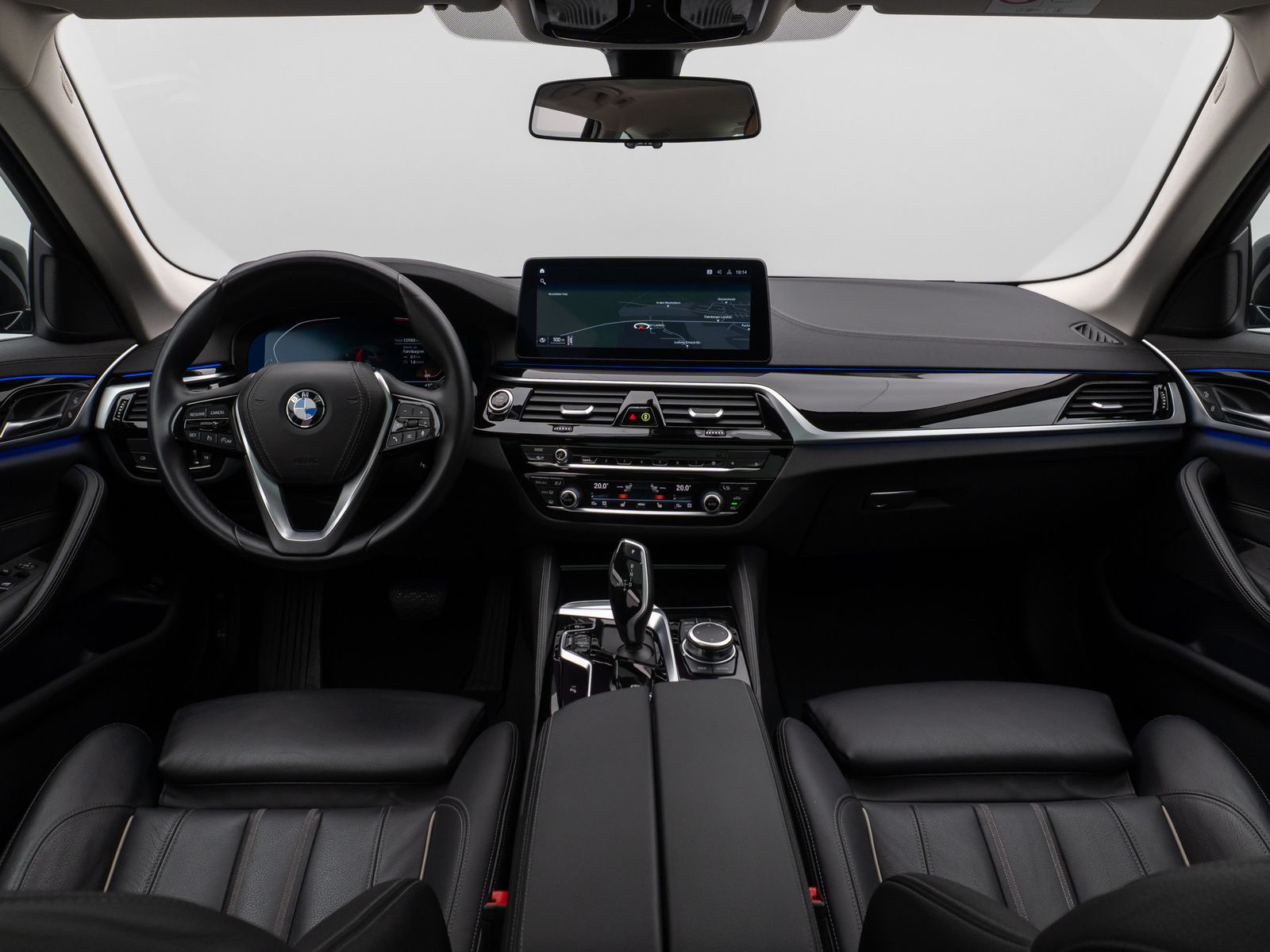 Fahrzeugabbildung BMW 530d LuxuryLine Panorama Kamera HiFi AHK Komfort