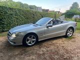 Mercedes-Benz SL 300 - - silberne Mercedes-Benz SL-Klasse