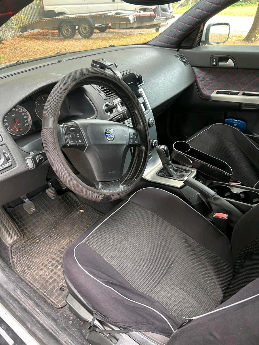 Volvo V50 2005 — interior