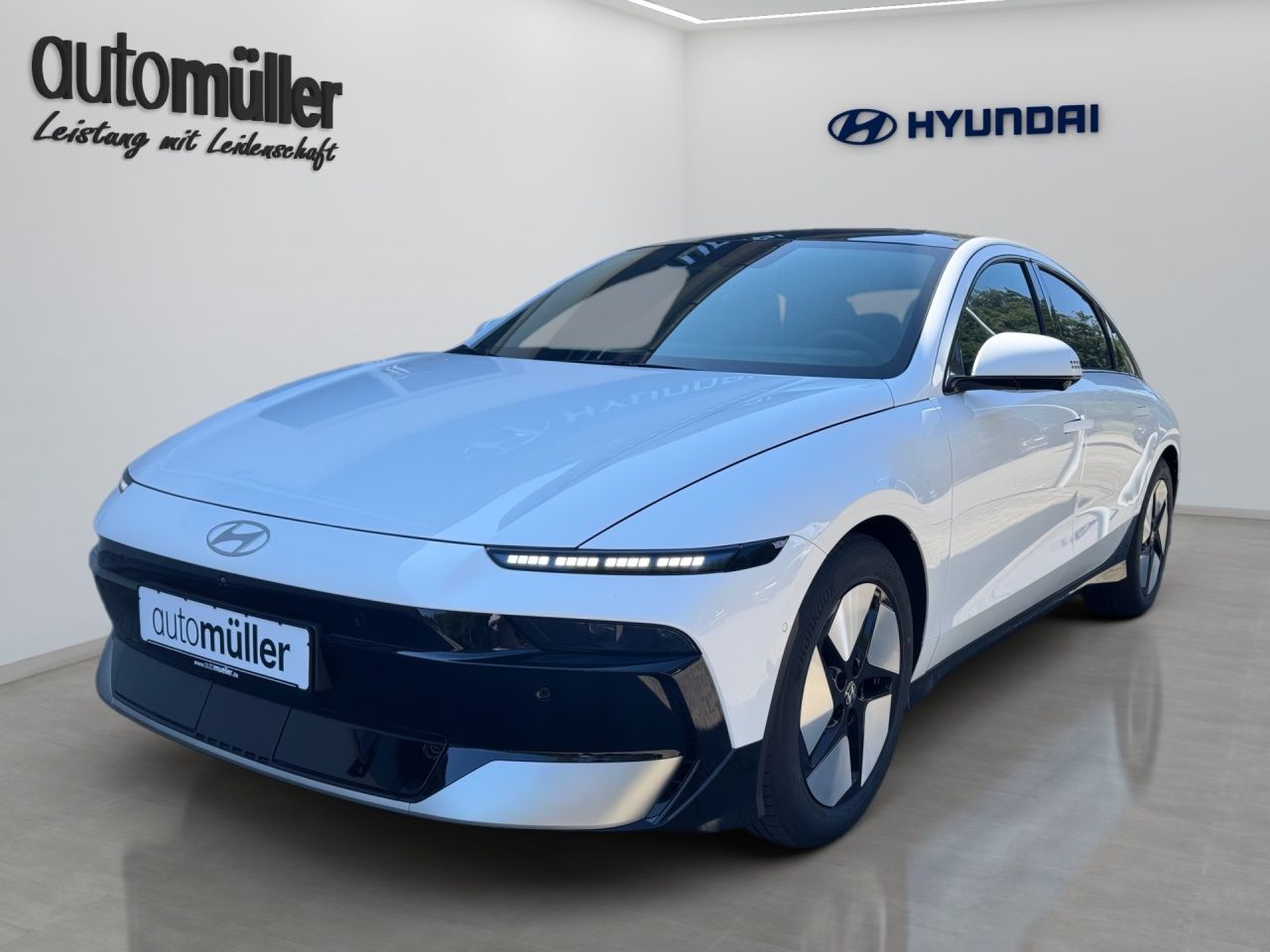 Fahrzeugabbildung Hyundai IONIQ 6 Uniq / Uniq-Paket Elektro 77,4 kWh 360
