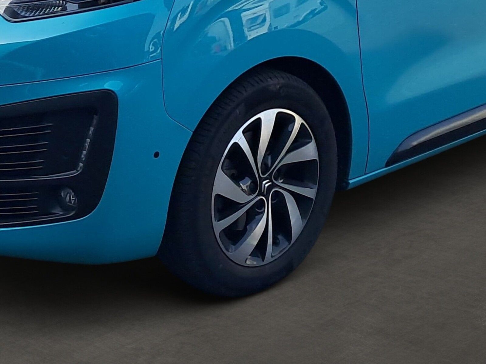 Fahrzeugabbildung Pössl Vanster Citroen 180 PS 8-Fach Bereift