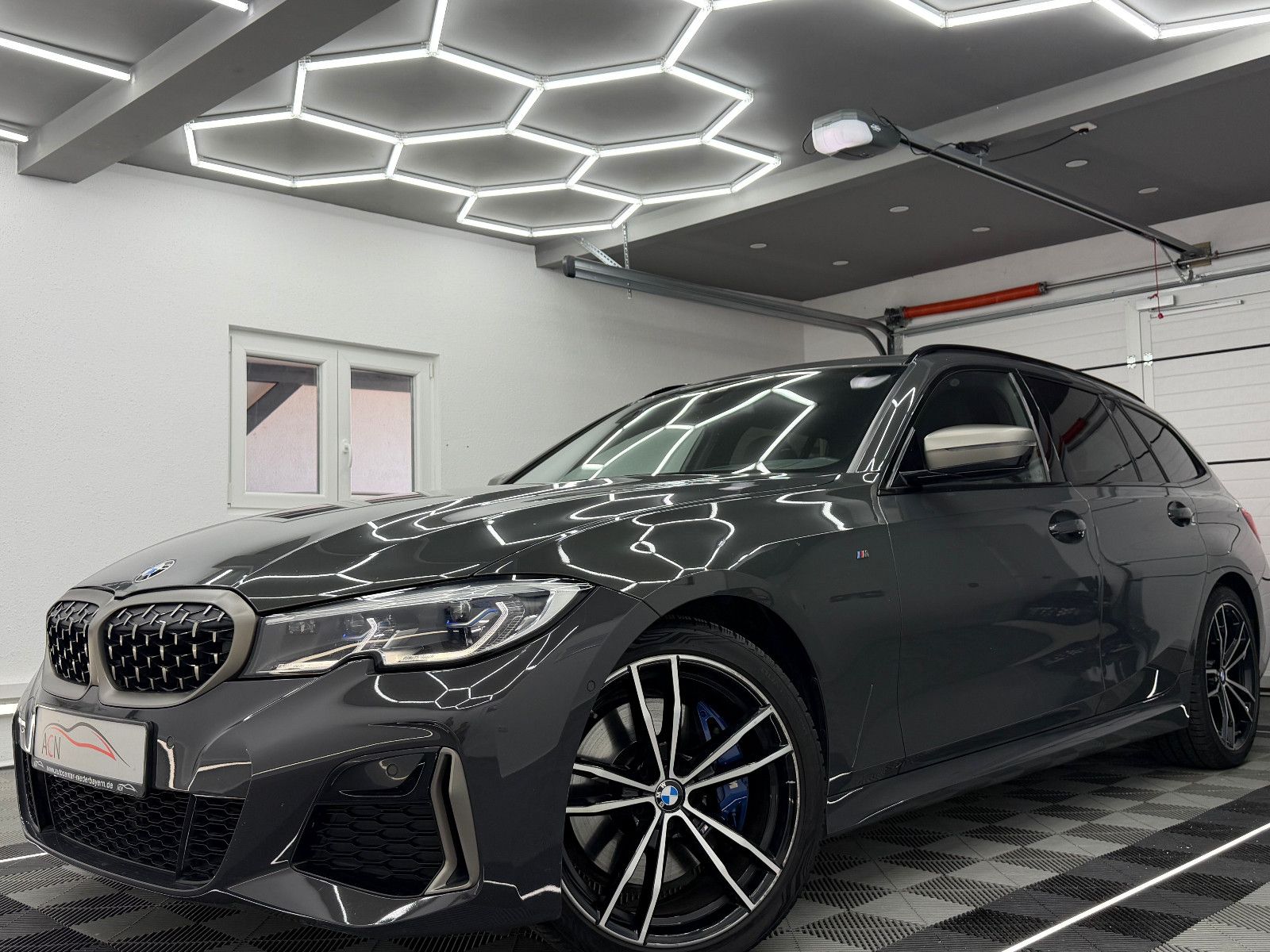 Fahrzeugabbildung BMW M340 d xDrive/LASER/HuD/STHZ/VRTL+/DAB+/AMBI/H&K