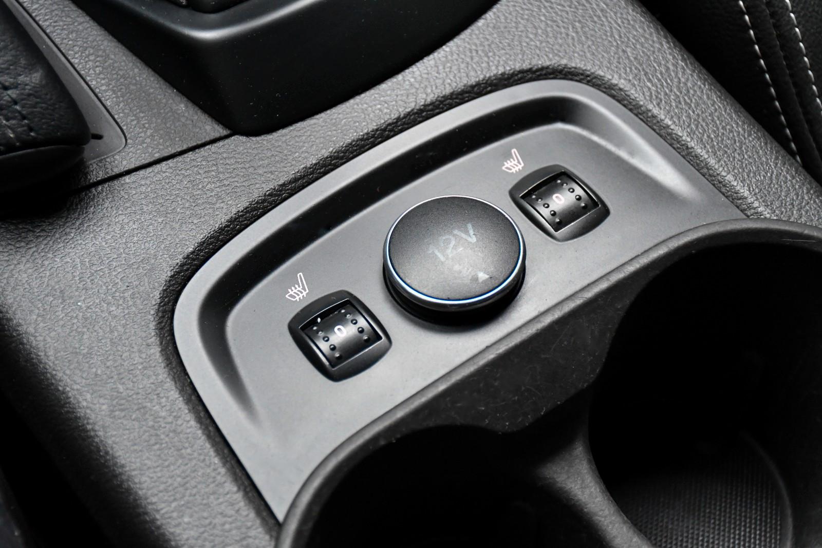 Ford Focus Lim. ST Schalter Recaro Kamera Navi 1.Hand