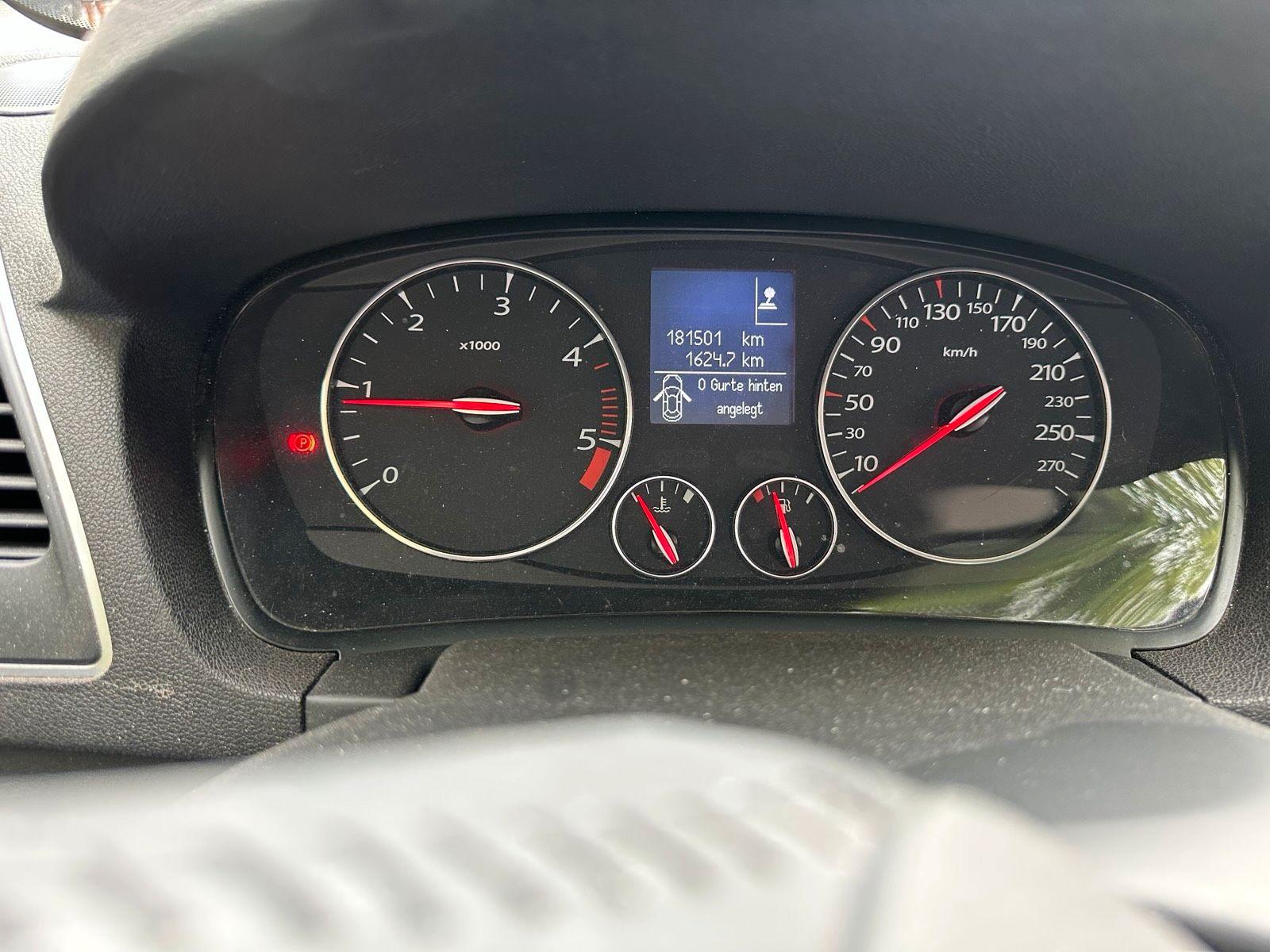Renault Laguna 2012 — engine 110 HP (81kW)