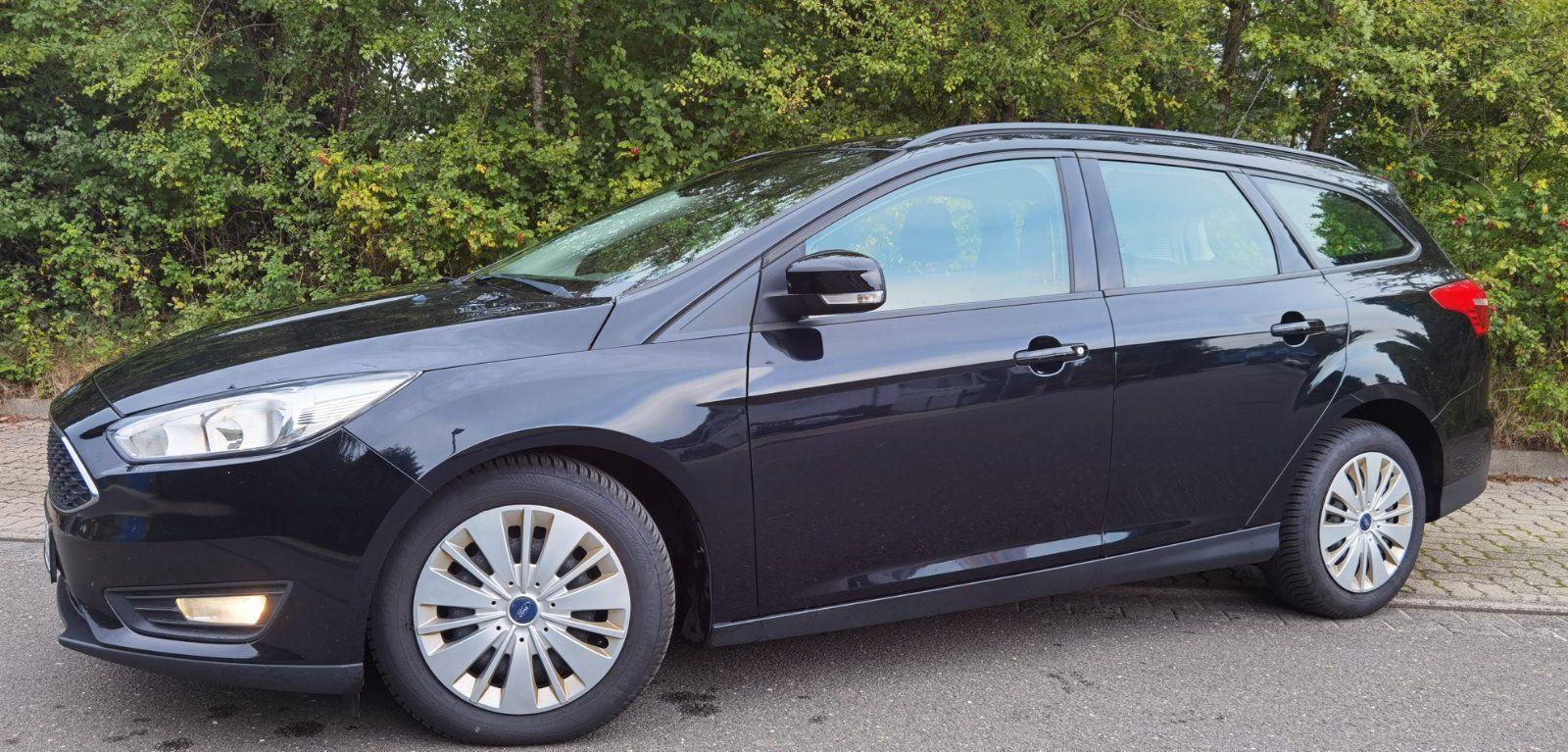 Ford Focus 2015 — interior