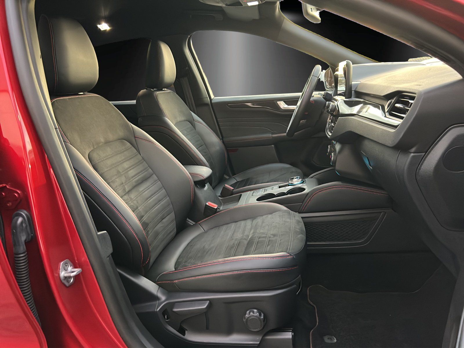 Fahrzeugabbildung Ford Kuga 2.5 ST-Line X Aut./LED/ACC/KAMERA/HUD/B&O/