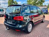Volkswagen Touran 7-SITZE/AHK/STEUERKETTE NEU/1.Hd.n.VW - Behindertengerechte Volkswagen Touran