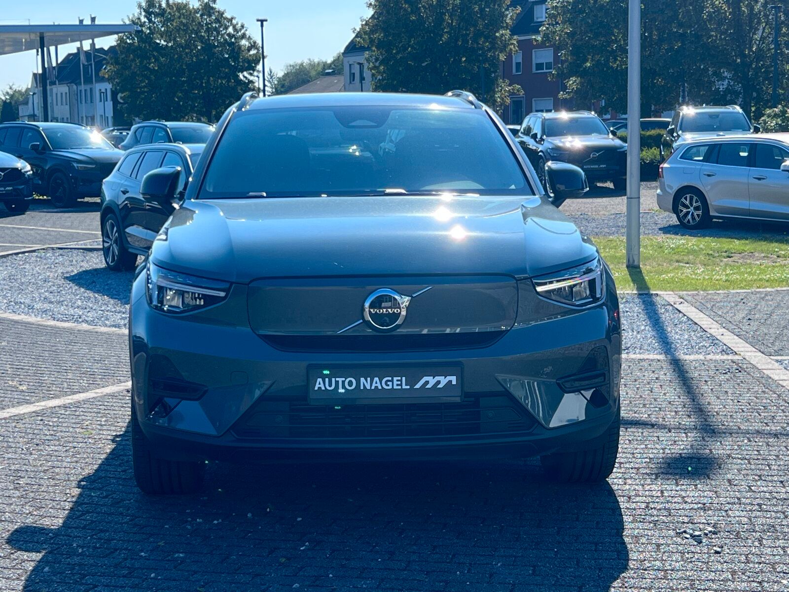 Volvo EX40 Plus Dark Extended Range imagem 2
