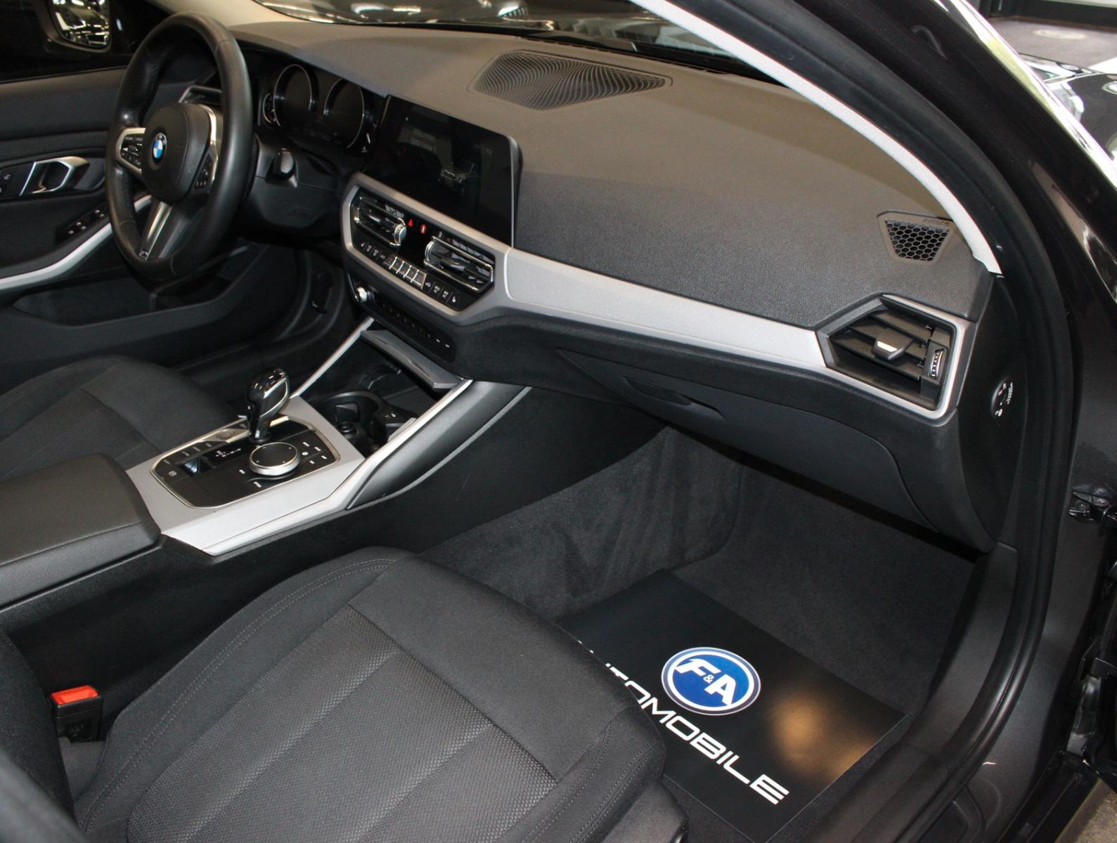 BMW 320i Advantage 1.Hand+GSD+CarPlay+Kamera+AHK