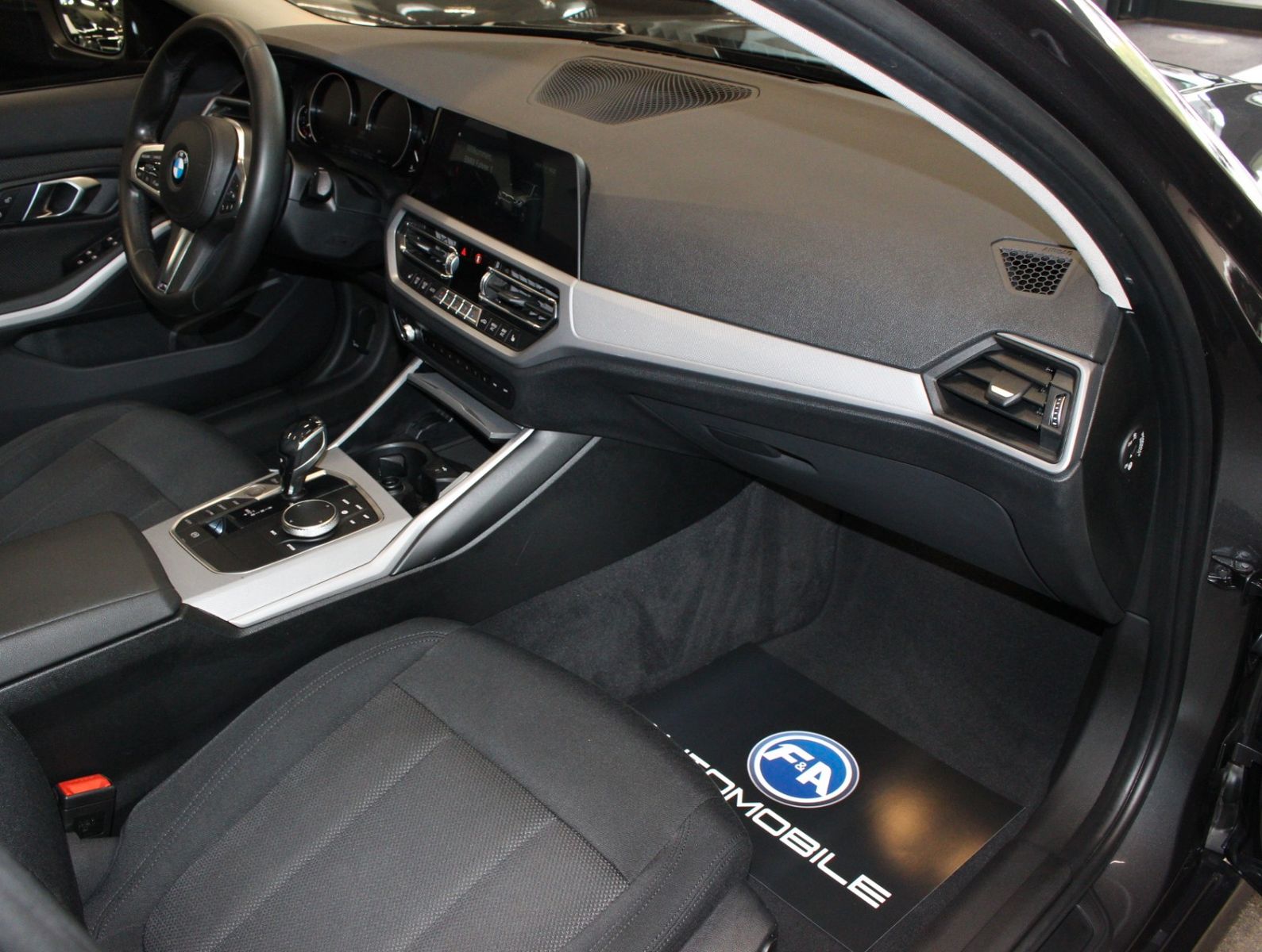 Fahrzeugabbildung BMW 320 i Advantage 1.Hand*GSD*Kamera*CarPlay