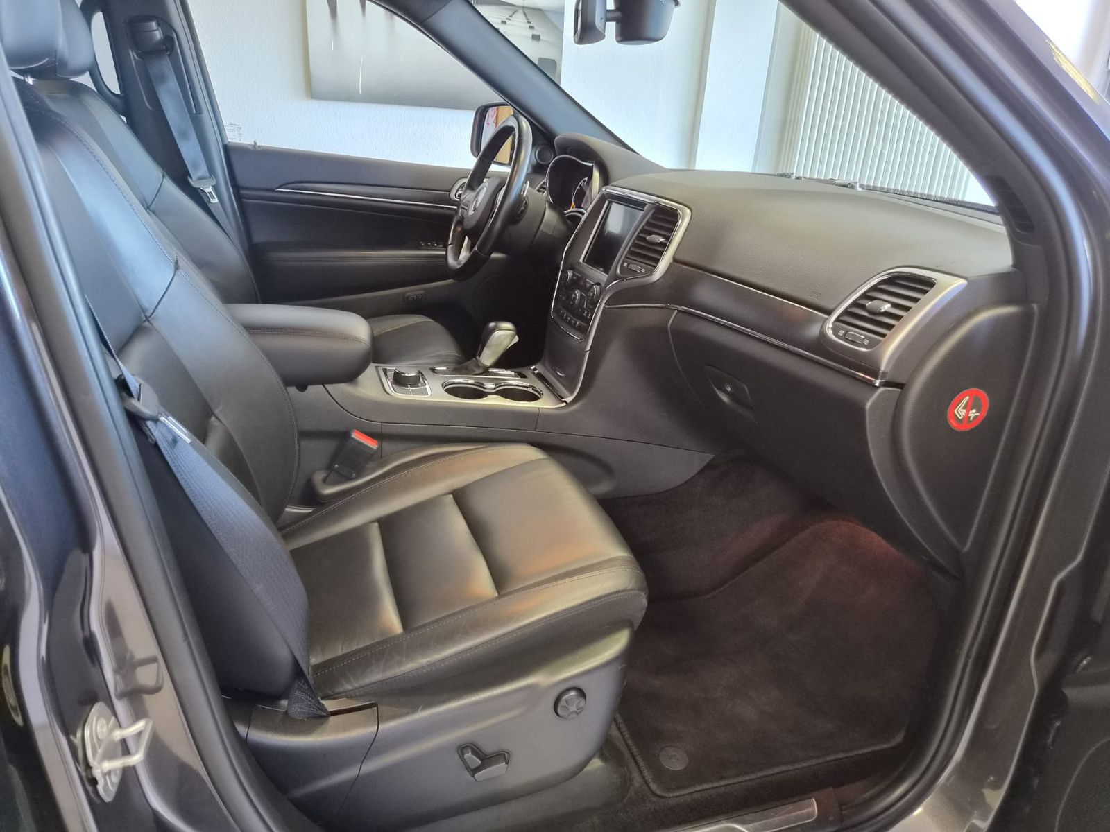 Fahrzeugabbildung Jeep Grand Cherokee 3.0 CRD Limited / 3,5t AHK /