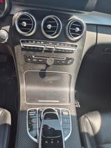 Mercedes-Benz 220 - Mercedes-Benz 220 mit Diesel-Antrieb