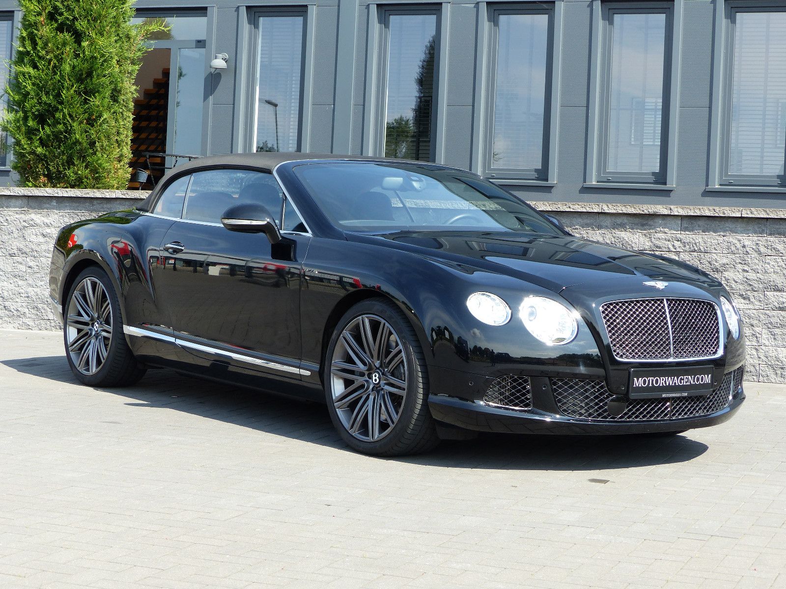 Fahrzeugabbildung Bentley Continental GTC W 12 SPEED MULLINER