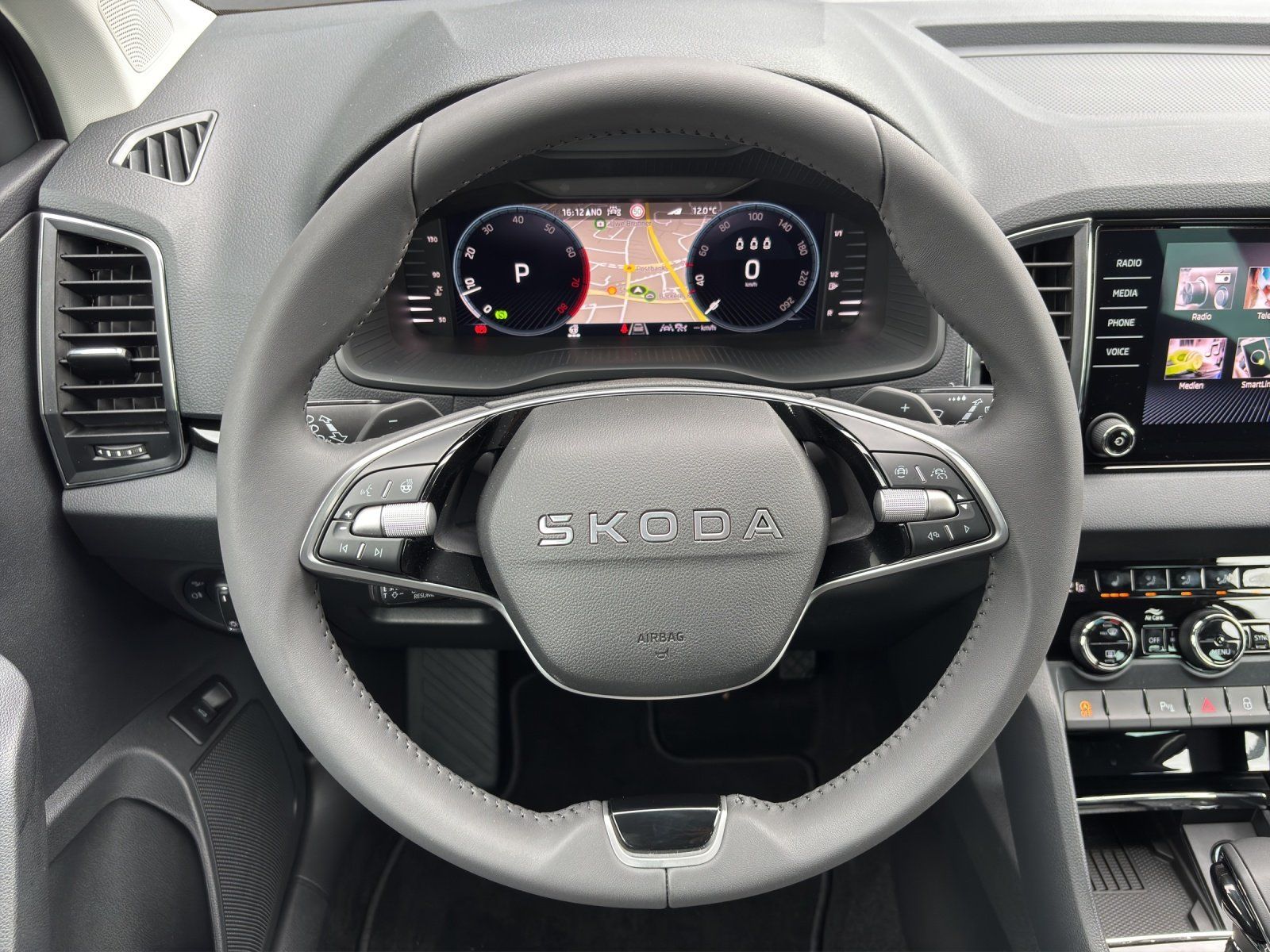 Fahrzeugabbildung SKODA Karoq Balance 1,5 TSI 110 kW DSG MATRIX/RFK/AHK