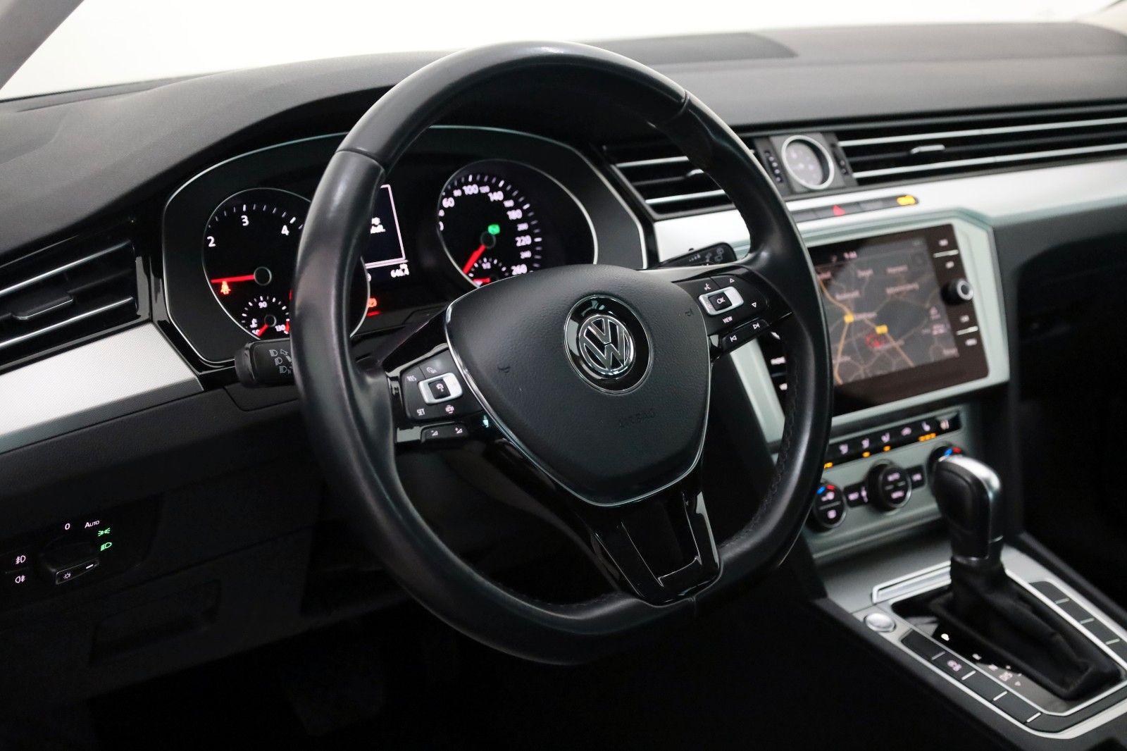 Fahrzeugabbildung Volkswagen Passat Variant Comfortline Navi,LED,ACC,SH,PDC