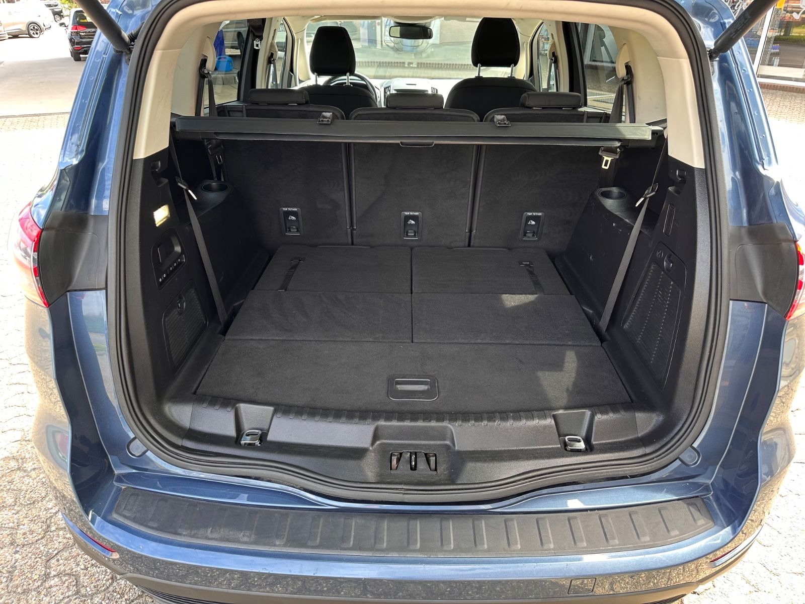 Fahrzeugabbildung Ford S-Max 1.5 EB Titanium 7-Sitz/LED/KeyFree/RFK/PDC