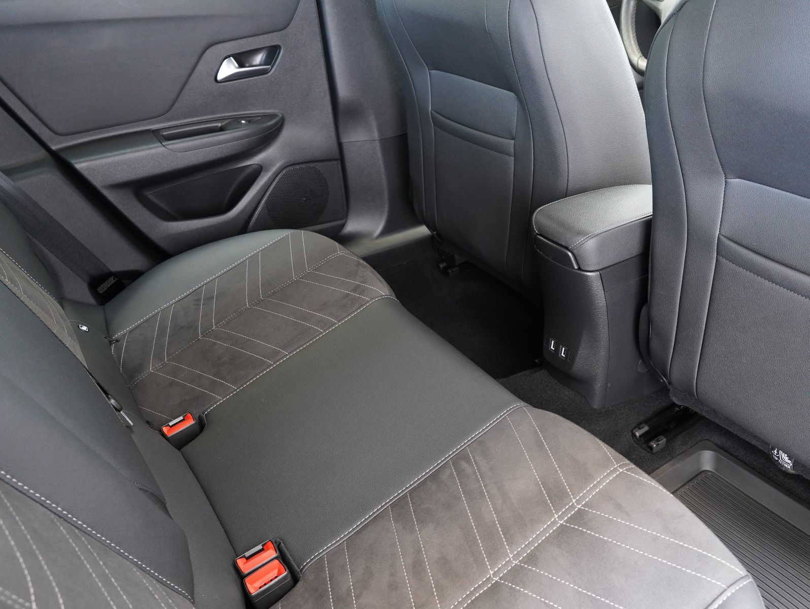 Fahrzeugabbildung Opel Mokka-e Ultimate INTELLILUX/ACC/WÄRMEPUMPE/SOH