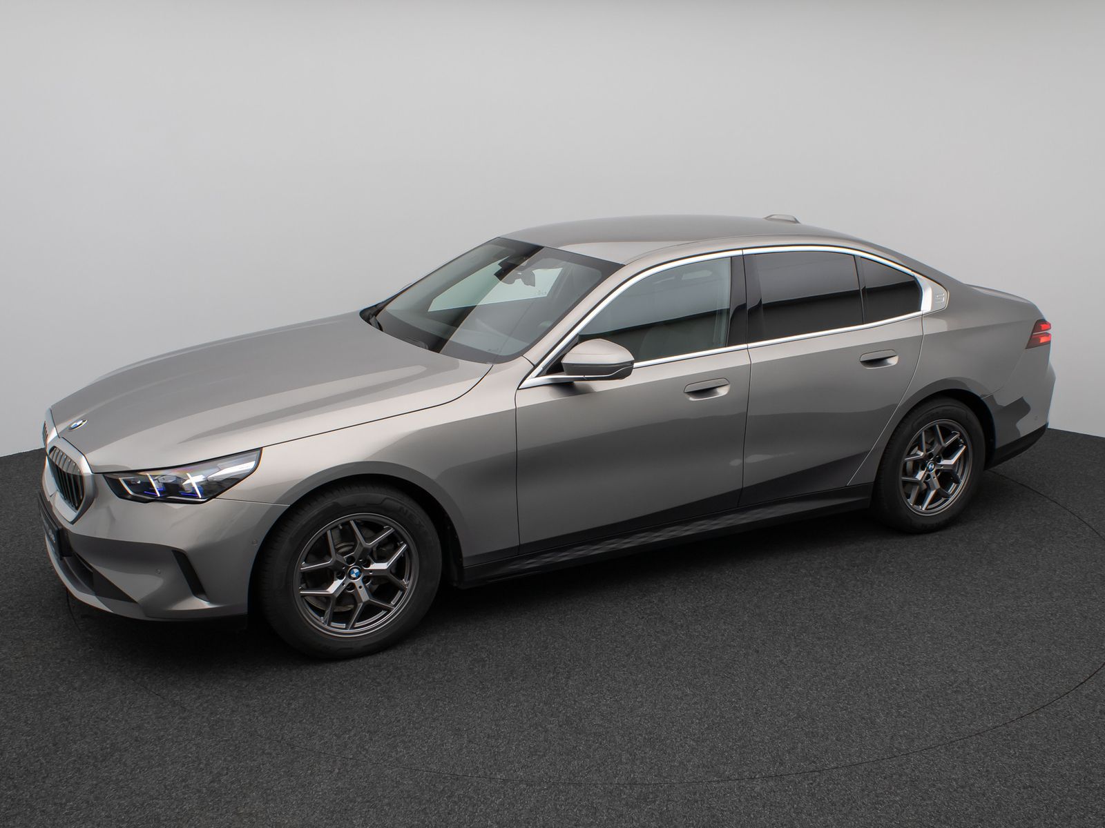 Fahrzeugabbildung BMW 520d Kamera DAB Leder Alarm Sport DigKey 18Zoll
