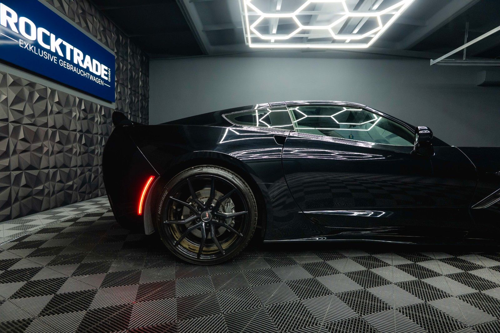 Fahrzeugabbildung Corvette C7 6.2 V8 Stingray 3LT Z06-Design Targa Perform.