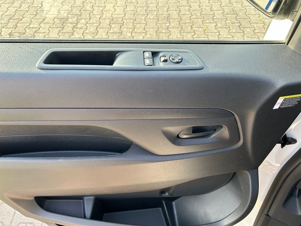 Fahrzeugabbildung Citroën Jumpy ELEKTRO, Klima, PTS, Tempomat, 3-Sitzer, D