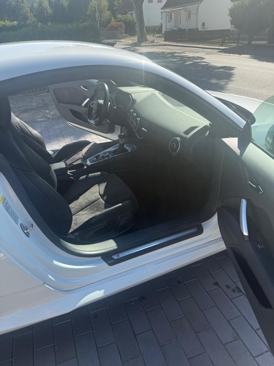 Audi TT Coupe 2.0 TDI ultra -