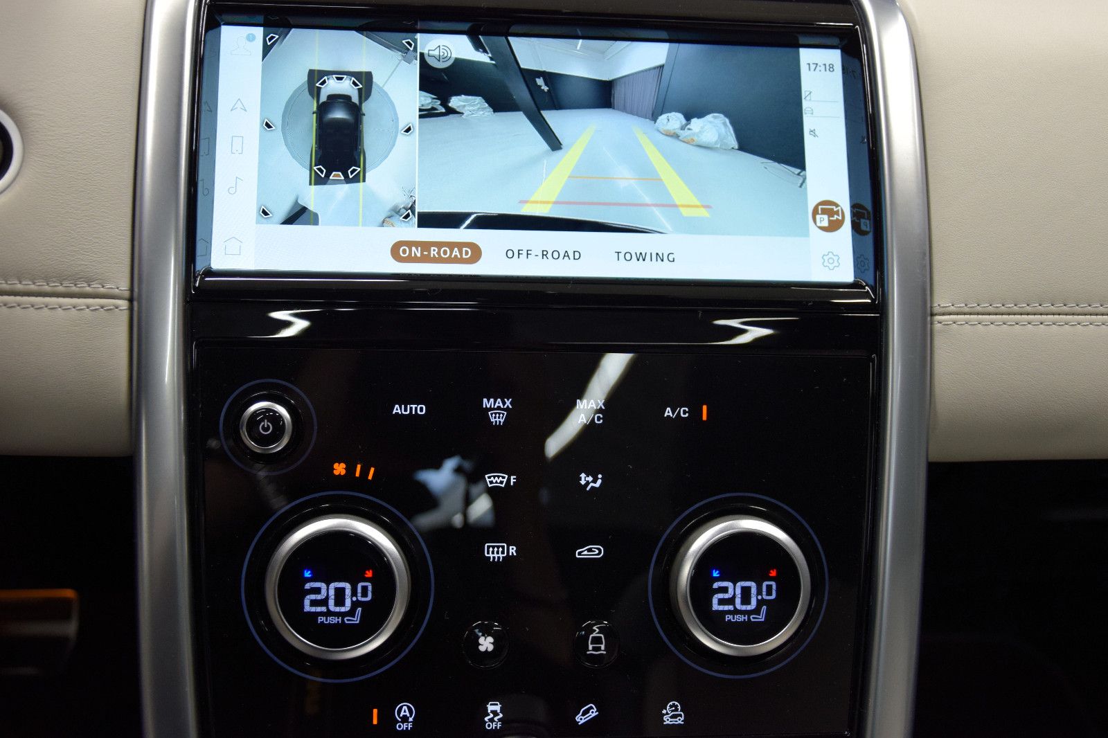 Fahrzeugabbildung Land Rover Discovery Sport R-Dynamic D 200 AWD Pano 360°AHK