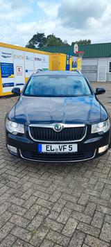 Skoda Superb 2.0 TDI 125kW DSG Elegance Combi Elegance - Skoda Superb aus 2011: Kombi