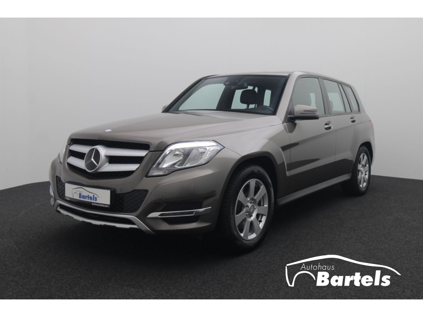 Fahrzeugabbildung Mercedes-Benz GLK 220 CDI BlueEfficiency ACC Navi AHK