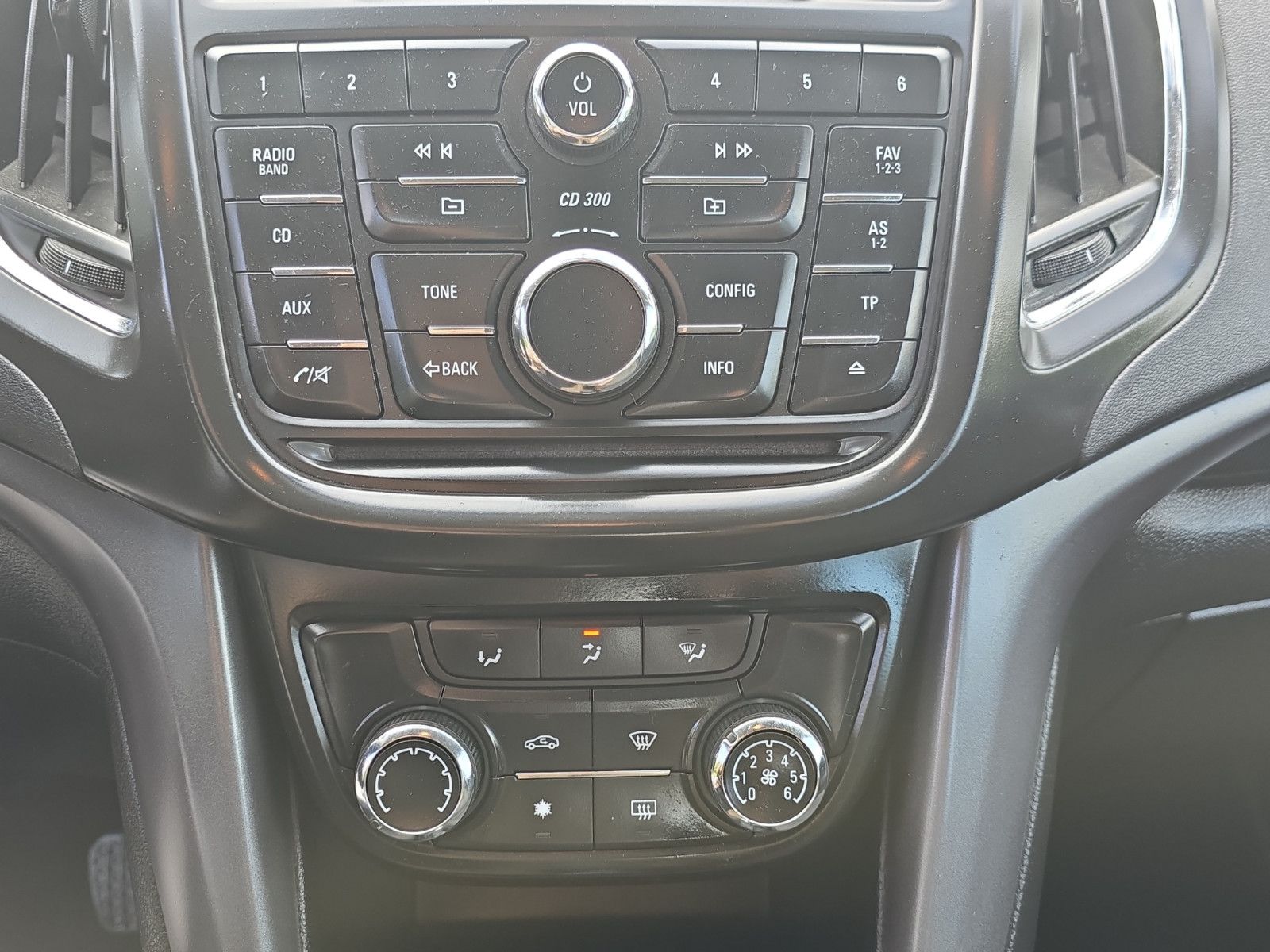Fahrzeugabbildung Opel Zafira C Tourer Selection 7-Sitze TÜV INSP. NEU