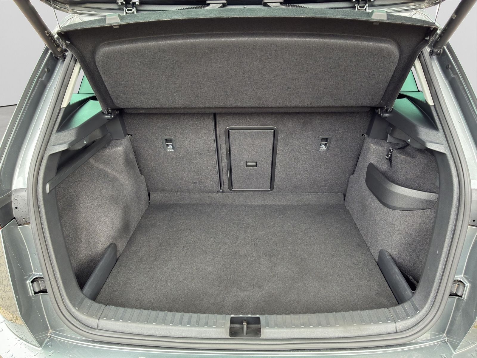 Karoq 1.5 TSI Ambition *STDHZG*LED*NAVI*KESSY*