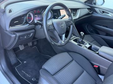 Opel Insignia - 10
