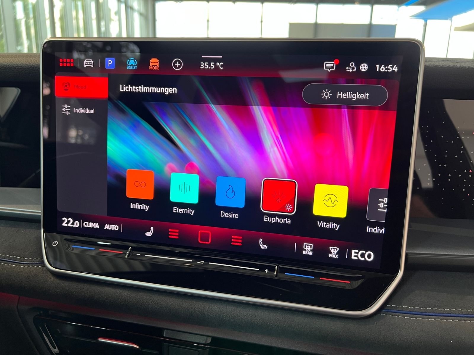 Fahrzeugabbildung Volkswagen Tayron R-Line 1.5 eHybrid DSG *AHK,LM-20",Harman