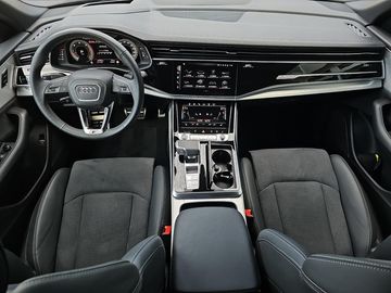Audi Q8 - 9