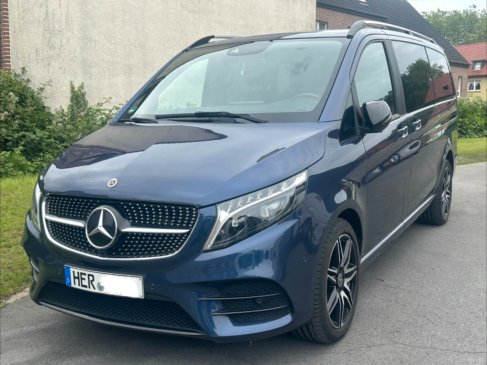 MERCEDES-BENZ V 300 d EDITION AMG Line Aut. lang 