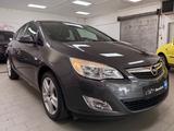 Opel Astra J Lim. 5-trg. Design Edition*1.4 Turbo*PDC - Opel Astra aus 2011: Turbo