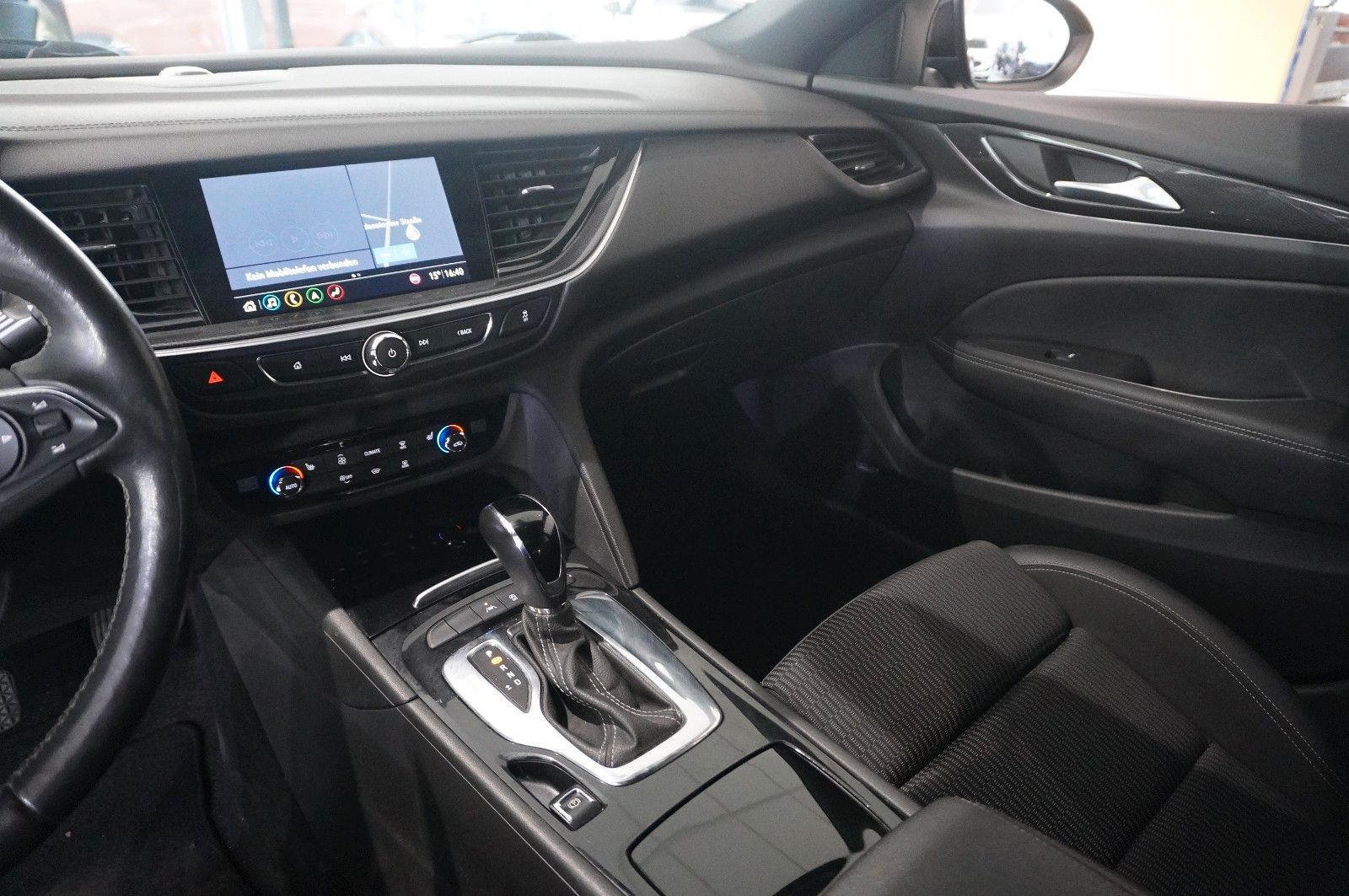 Fahrzeugabbildung Opel Insignia B ST 2.0D ELEGANCE NAVI/HUD/KAMERA/AHK