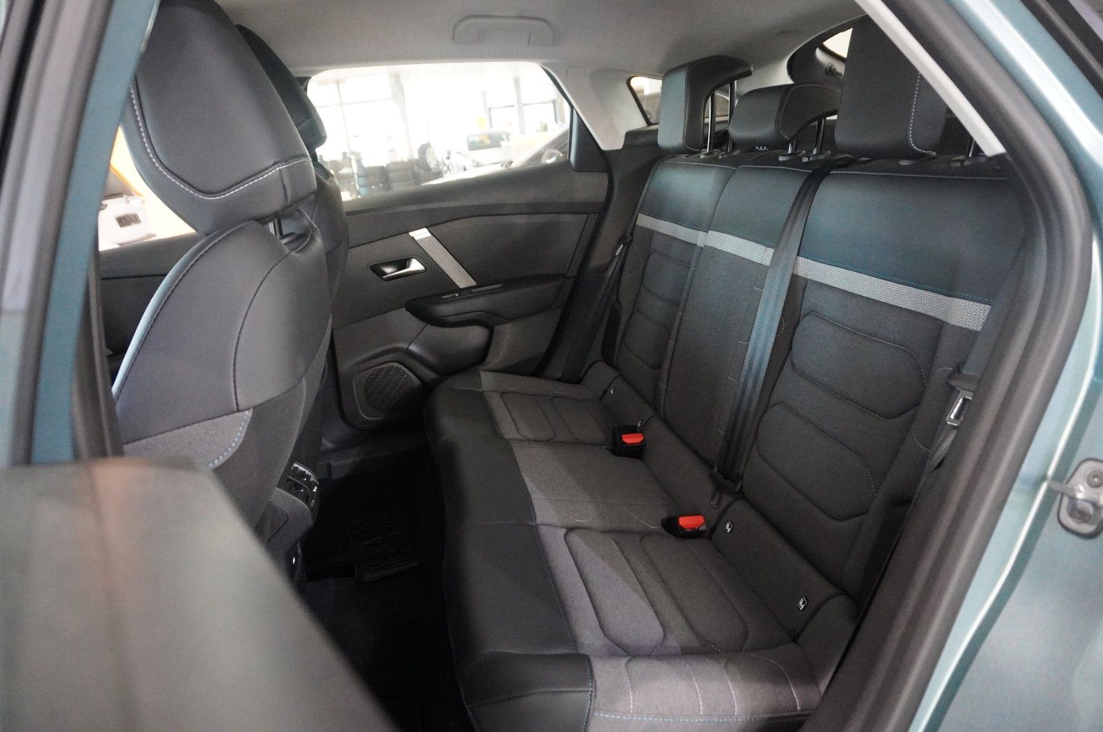 Fahrzeugabbildung Citroën C4 Lim. 1.2T PLUS NAVI/LED/KAMERA/SPORT /VIRTU.