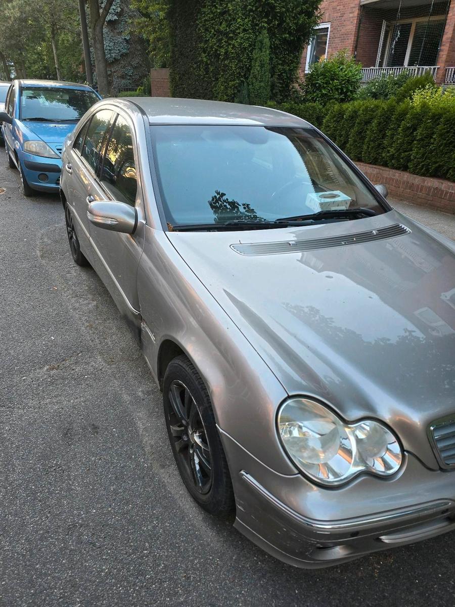 Mercedes-Benz C 180