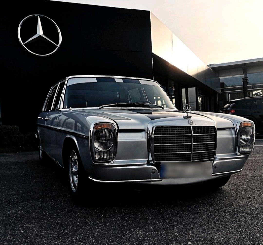 Mercedes-Benz 230