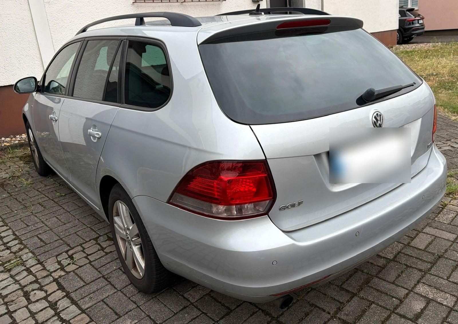 Volkswagen Golf 2012 — engine 105 HP (77kW)