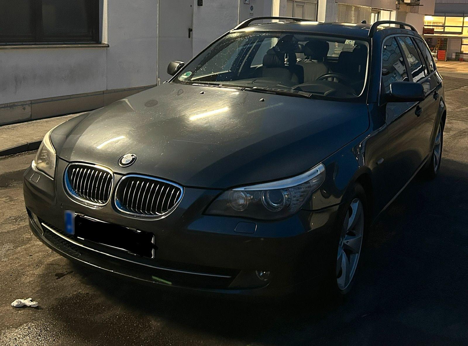 BMW 530 2007 — rear view