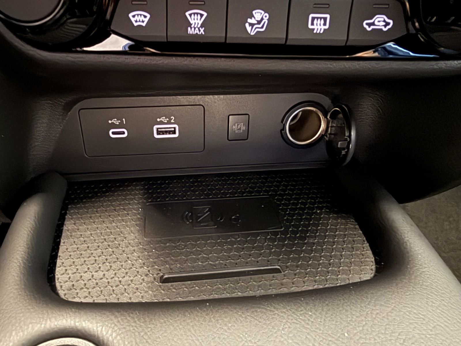 Fahrzeugabbildung Nissan Juke Hybrid N-Connecta Automatik, Winter-P.,Navi