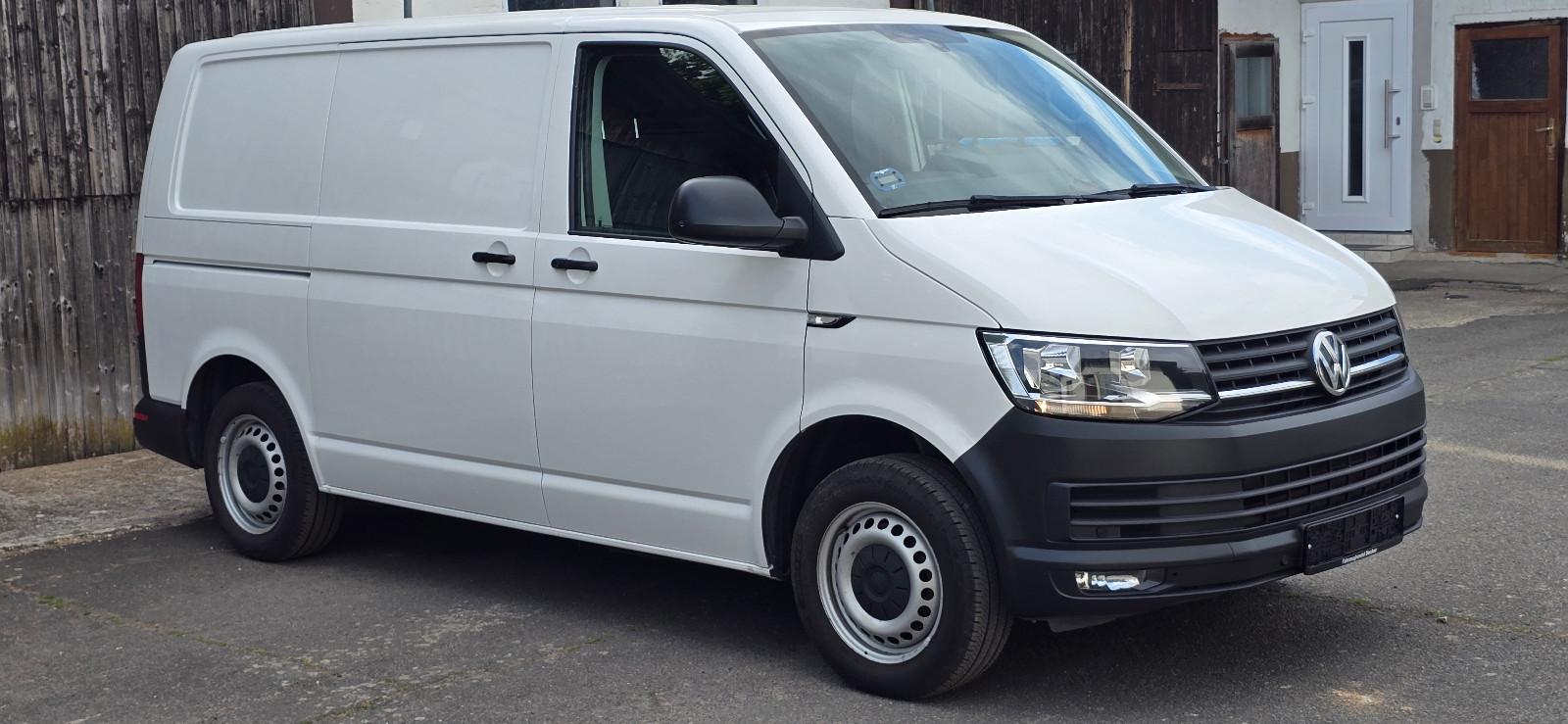 Volkswagen T6 Kasten 2.0l TDI 150PS DSG KLIMA KAM AHK BOTT