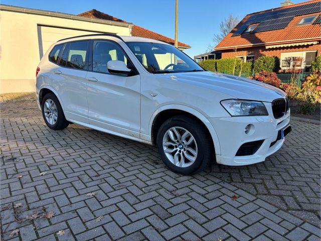 BMW X3 2,0d M Paket,AHK,Klima,Großes Navi ...