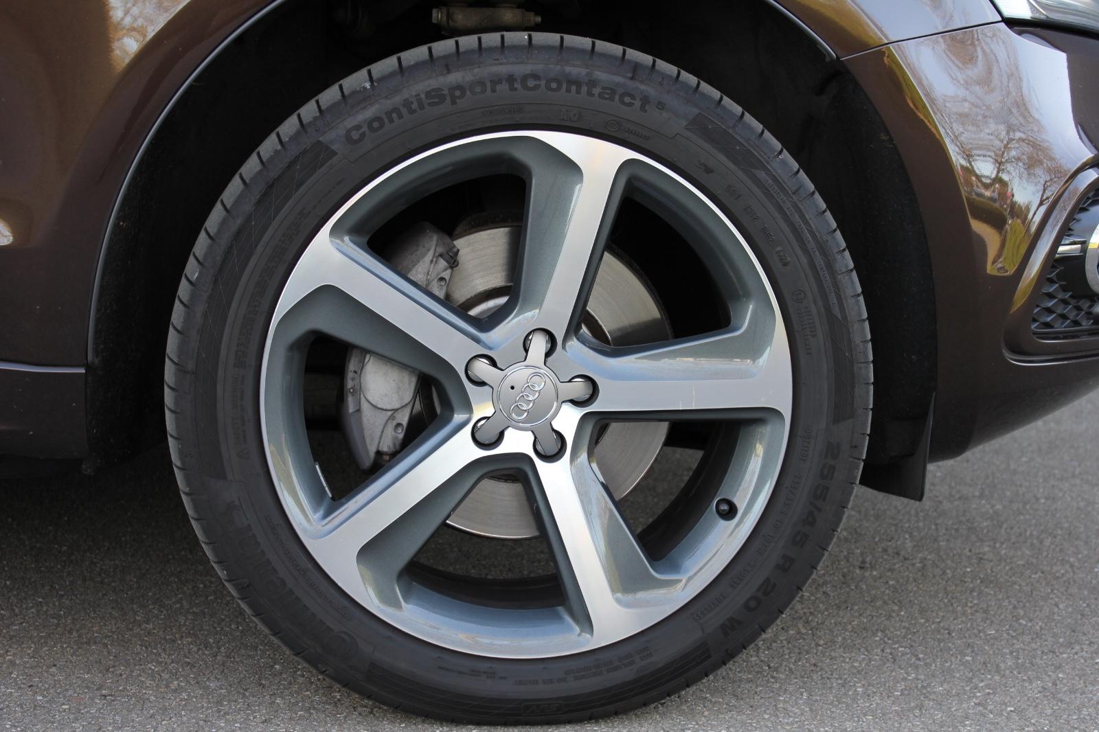 Audi Q5 3.0 TDI S tronic quattro  / Exterieur S-line/